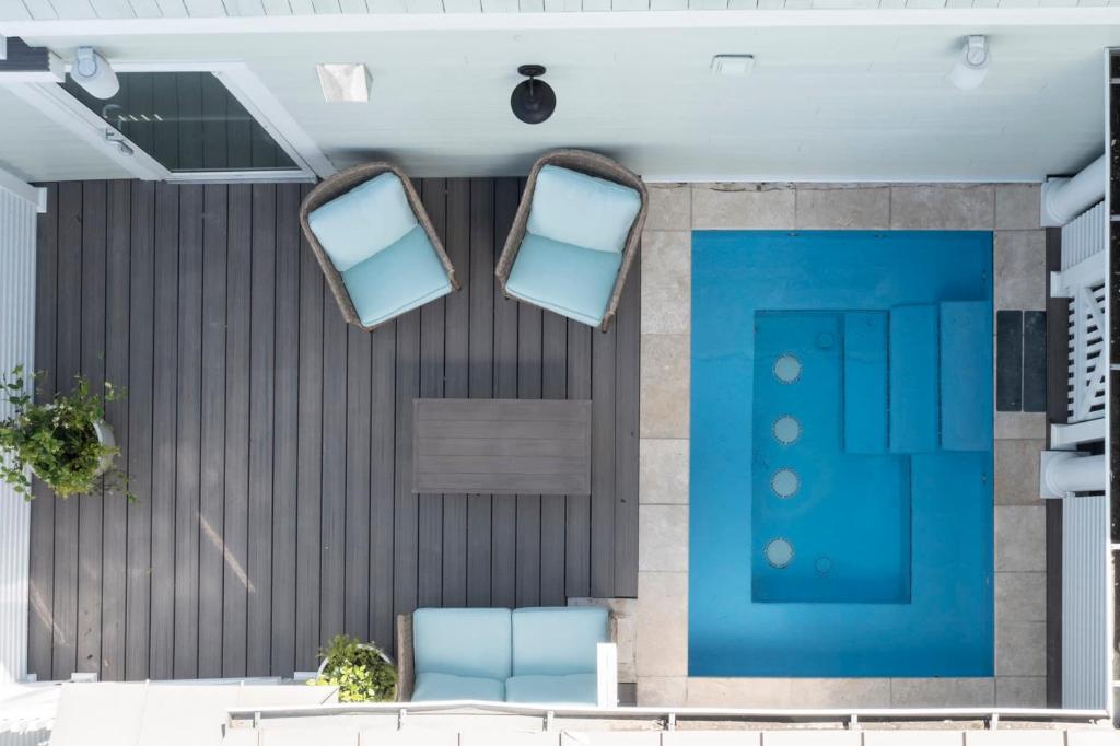 Hot Tub (Jacuzzi) - Photo 2