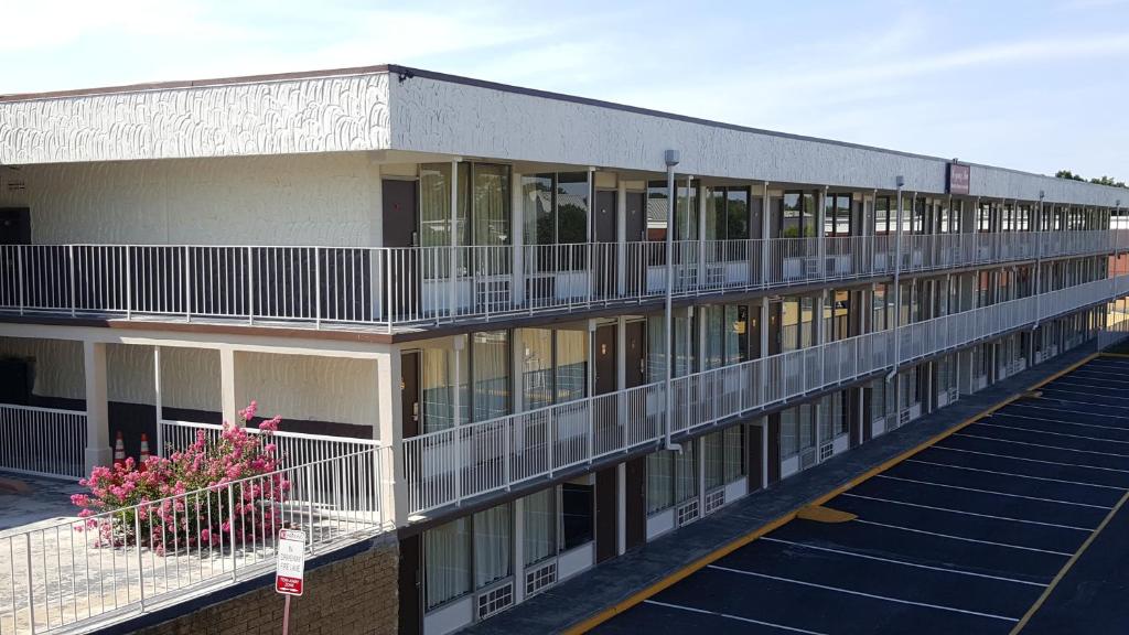 Regency Inn Richmond - Image 7