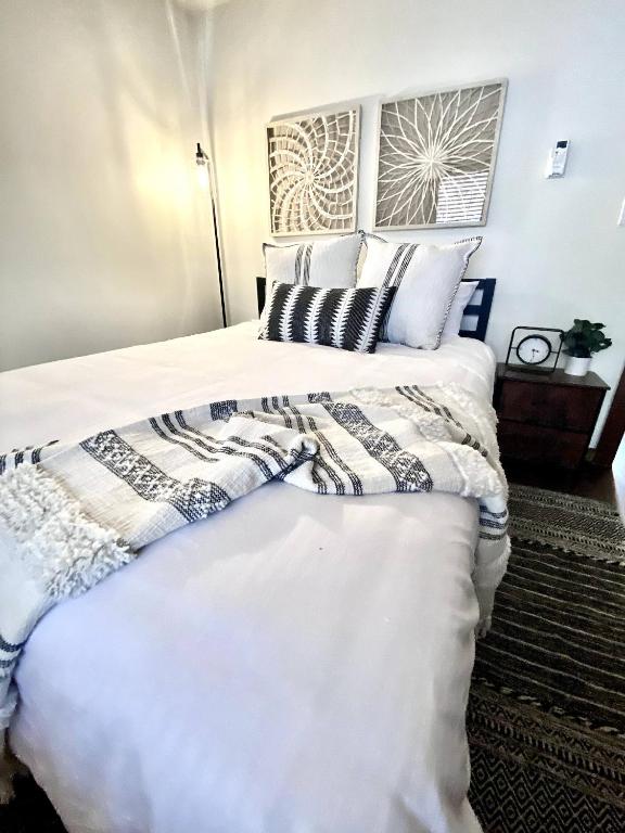 Hot Tub Luxe Retreat • Game Room • Lake • Bryce - Image 8