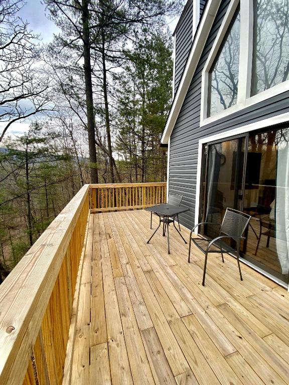 Hot Tub Luxe Retreat • Game Room • Lake • Bryce - Image 7