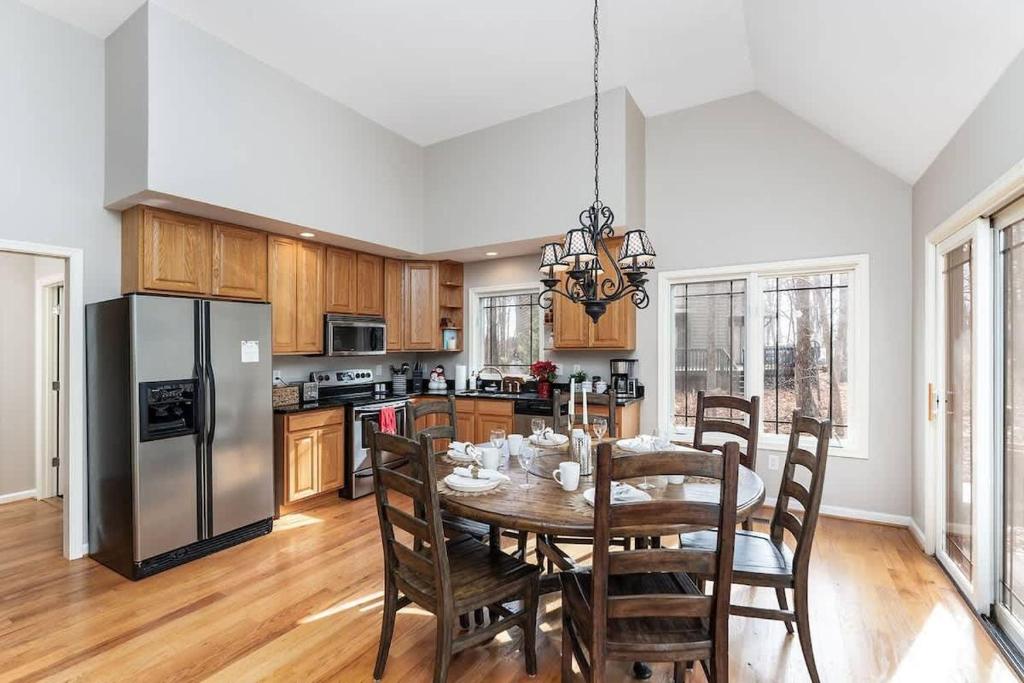 Wintergreen Ridge Retreat - Family Home - Image 4