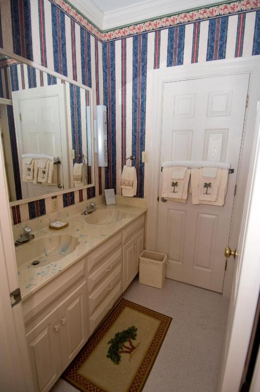 Virginia Cliffe Inn - Image 8