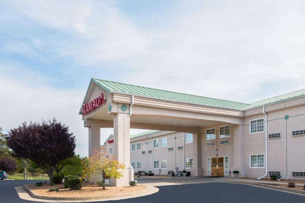 Ramada by Wyndham Strasburg - Shenandoah Valley - Image 5