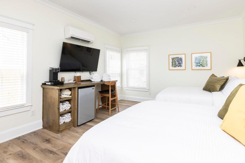 Hilltop 104 Inn at Old Beach - Image 7