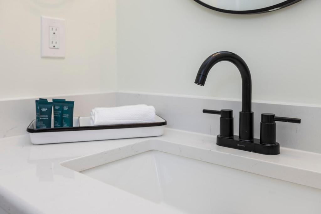 Hilltop 104 Inn at Old Beach - Image 8