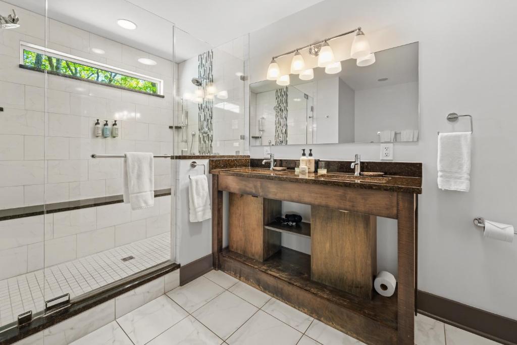 Iris Inn and Cabins - Image 8