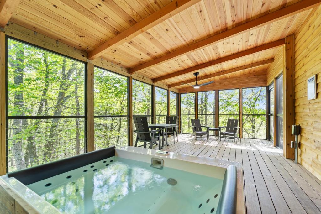 Hot Tub (Jacuzzi) - Photo 6