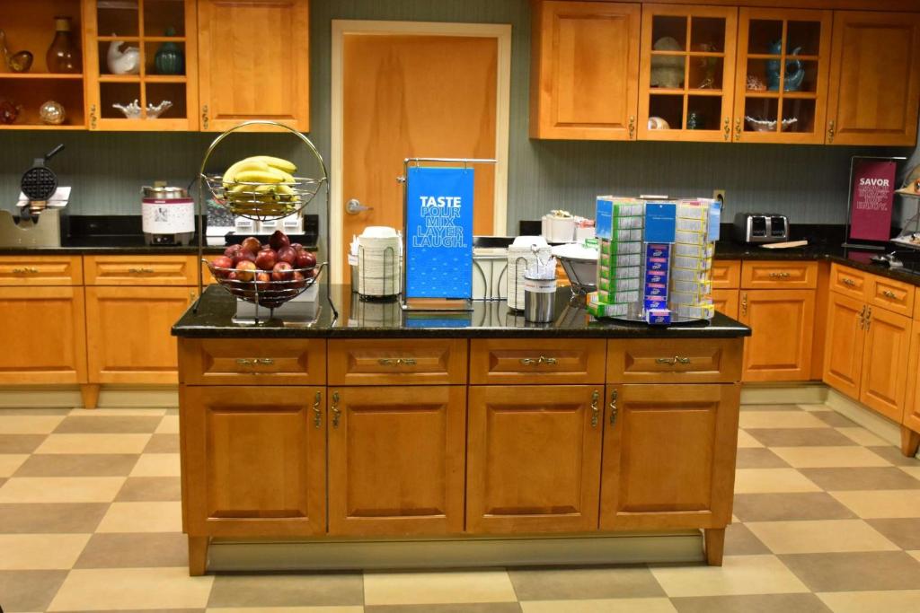 Hampton Inn & Suites Chincoteague-Waterfront, Va - Image 5