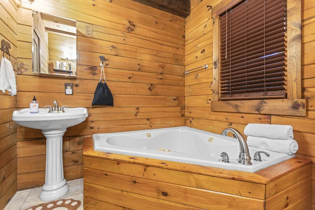 Hot Tub (Jacuzzi) - Photo 5