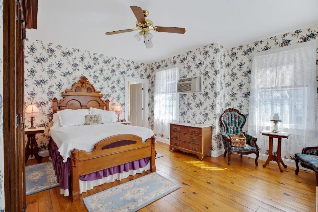 Inn at Poplar Corner B&B on Chincoteague Island - Image 7