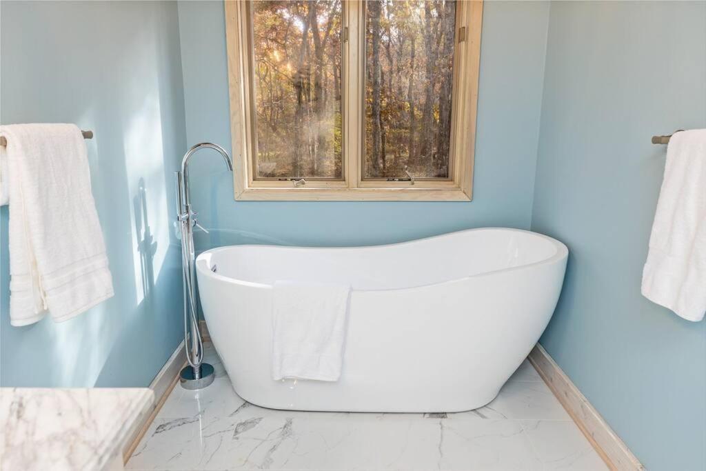 Hot Tub (Jacuzzi) - Photo 3