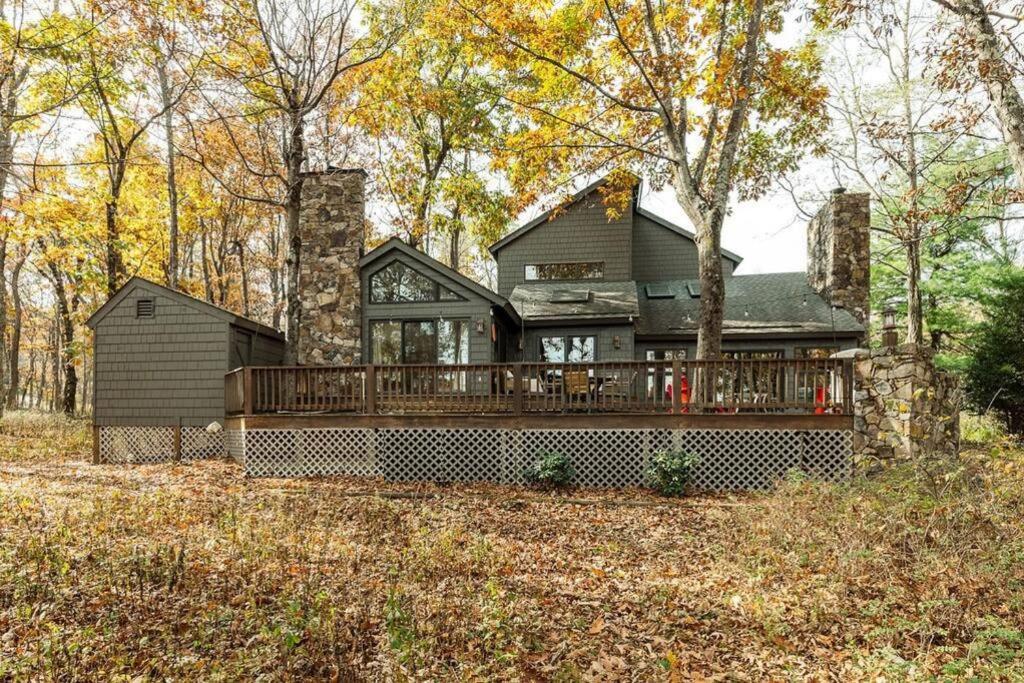 7th Hole Chalet at Wintergreen Resort Hot Tub, Sauna & 3 Fireplaces - Image 7