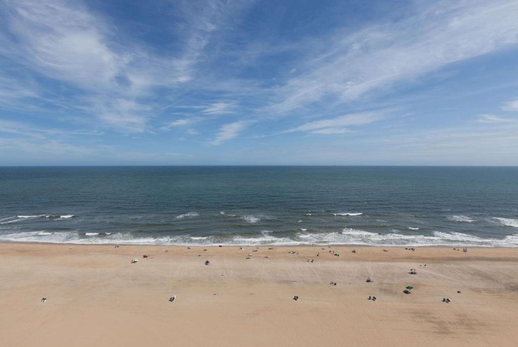 Wyndham Virginia Beach Oceanfront - Image 7