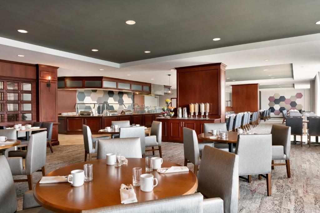 Courtyard by Marriott Tysons McLean - Image 4