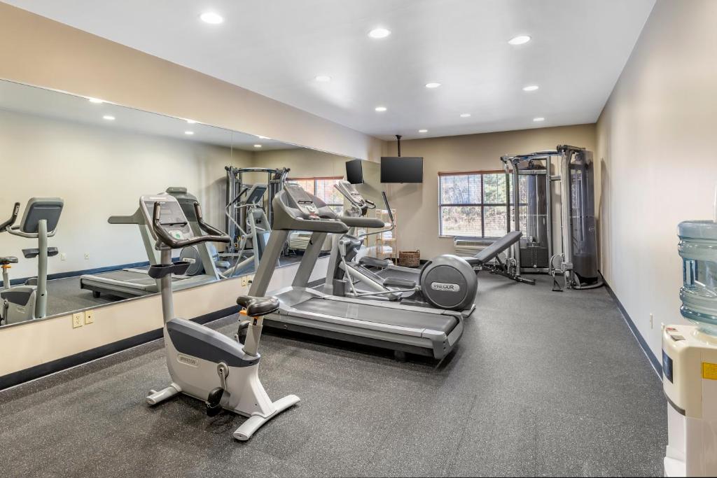 Country Inn & Suites by Radisson, Ashland - Hanover, VA - Image 5