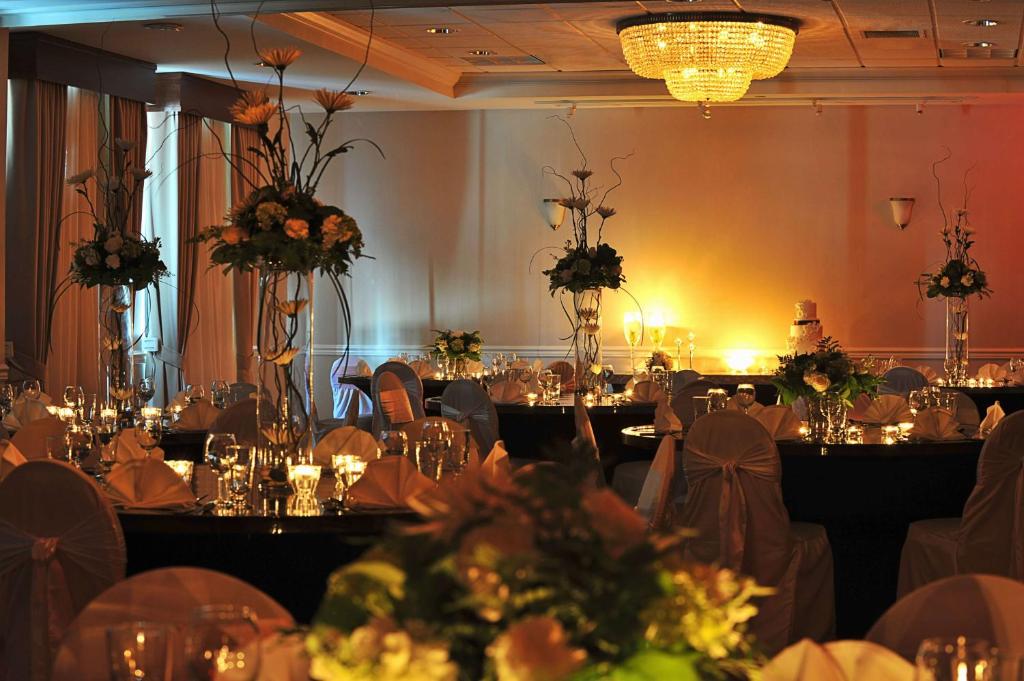 Hilton Garden Inn Virginia Beach Town Center - Image 8