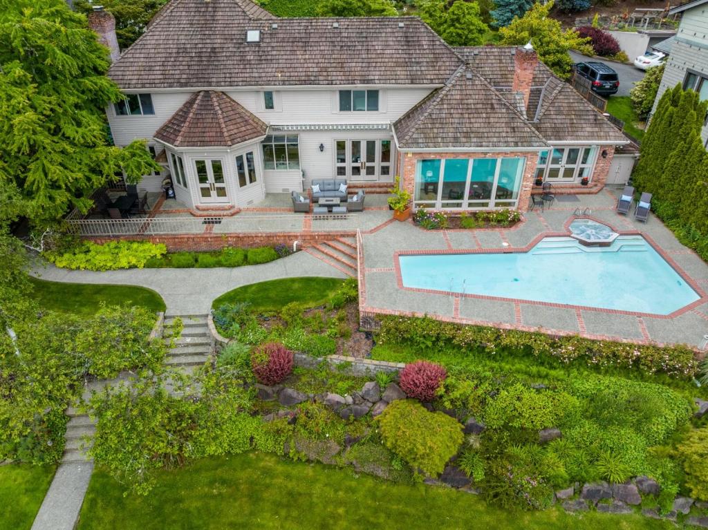 Hot Tub (Jacuzzi) - Photo 4