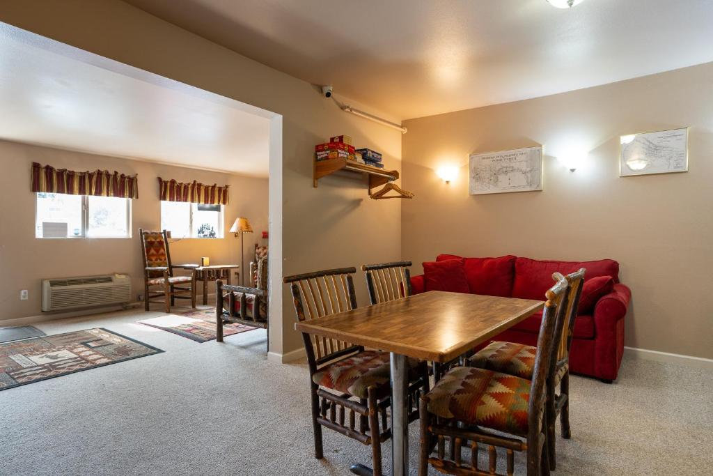 North Cascades Inn - Image 6