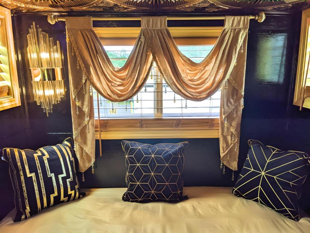 Olympic Railway Inn - Image 7