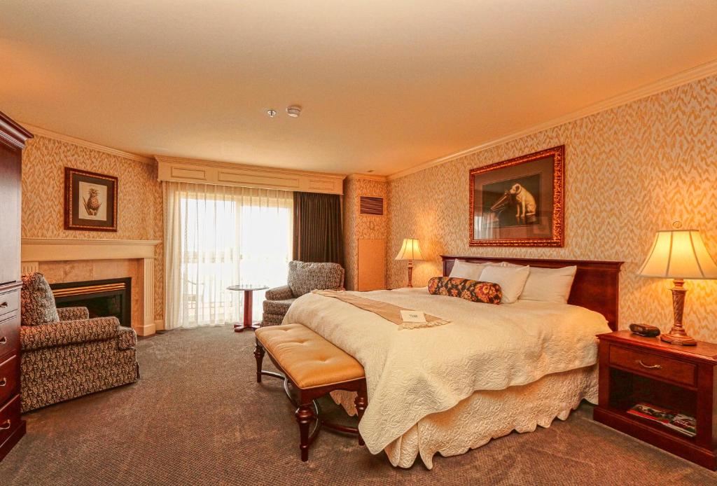 Fairhaven Village Inn - Image 5