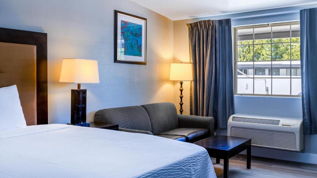 Motel 6 - Aberdeen, WA - Image 7