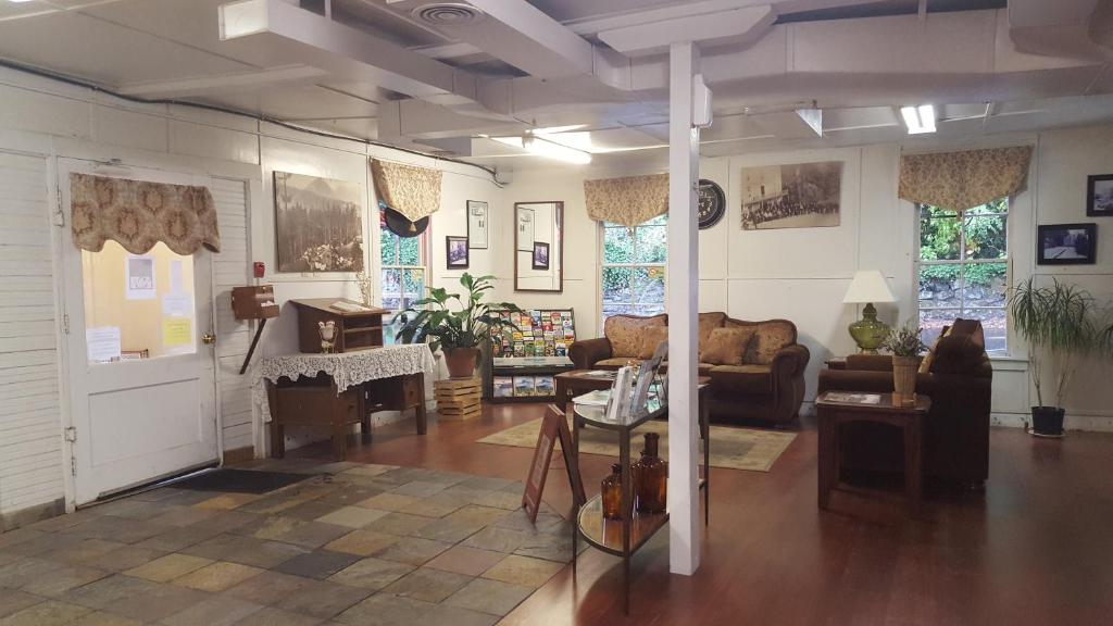 Carson Hot Springs Resort & Spa - Image 4