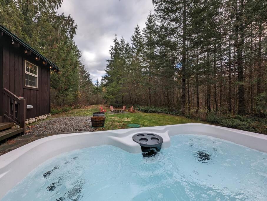 Hot Tub (Jacuzzi) - Photo 2