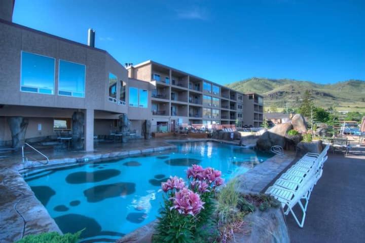 Grandview Lake Chelan- Waterfront View, Pool, Hot tub, Golf, 1 Min To Downtown - Image 7