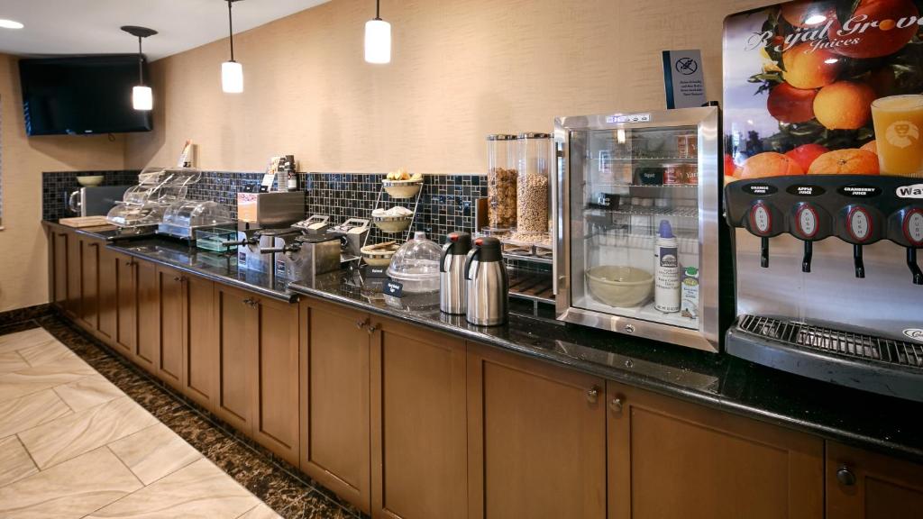 Best Western Woodland Inn - Image 5