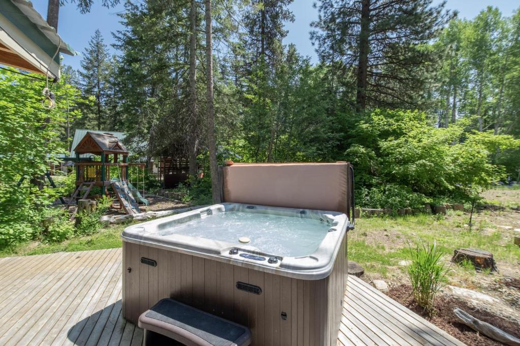 Hot Tub (Jacuzzi) - Photo 3