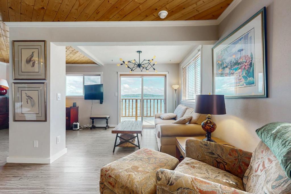 Coastal Garden Cottage - Image 5