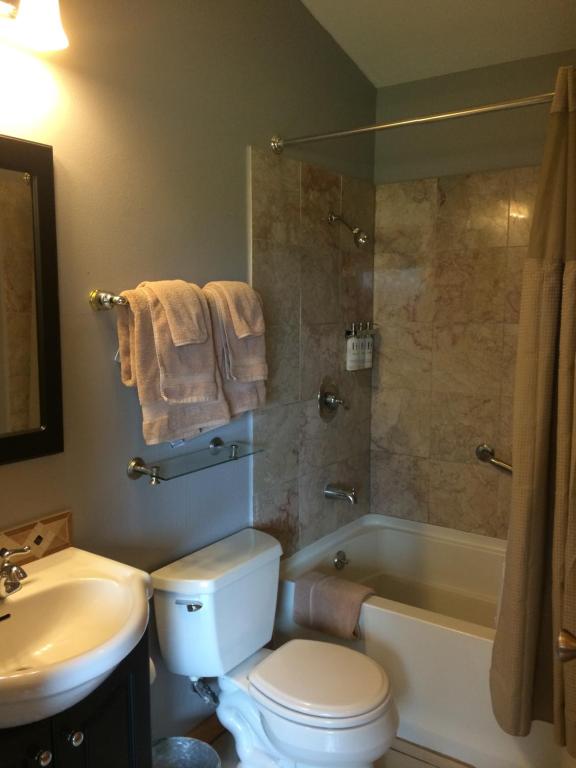 The Bluff on Whidbey - Image 8