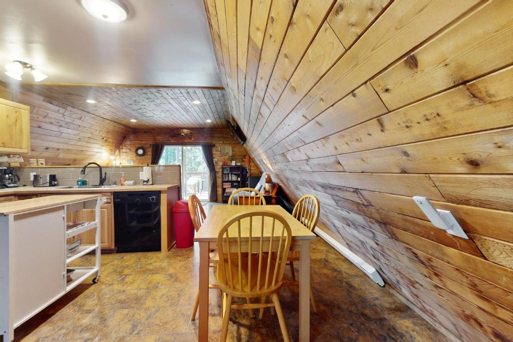 Copper Top Ski Chalet - Image 7