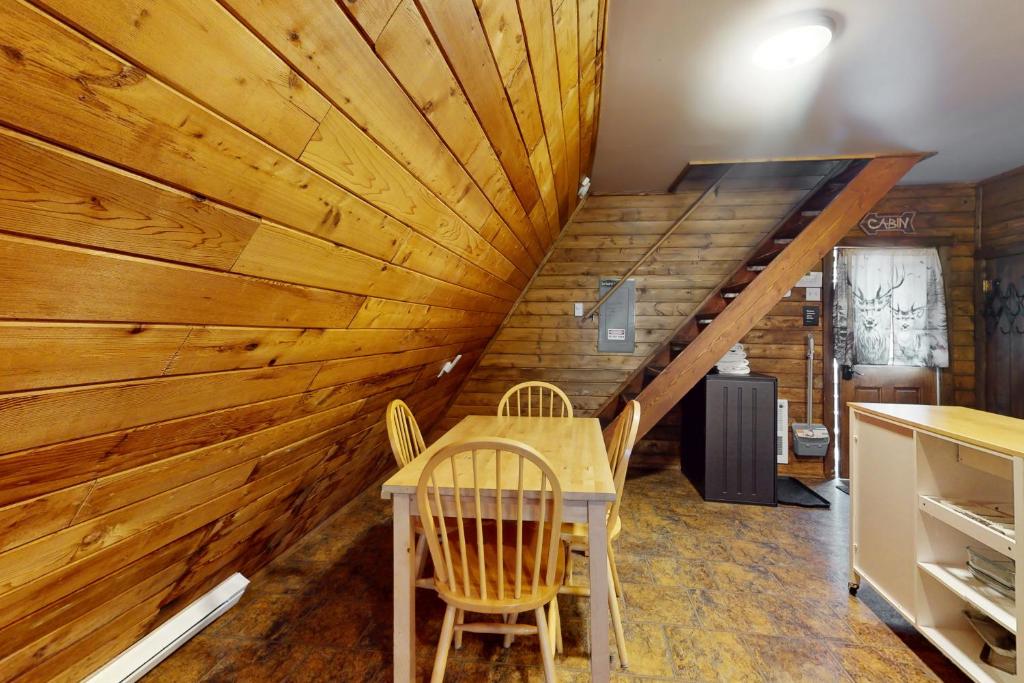 Copper Top Ski Chalet - Image 6