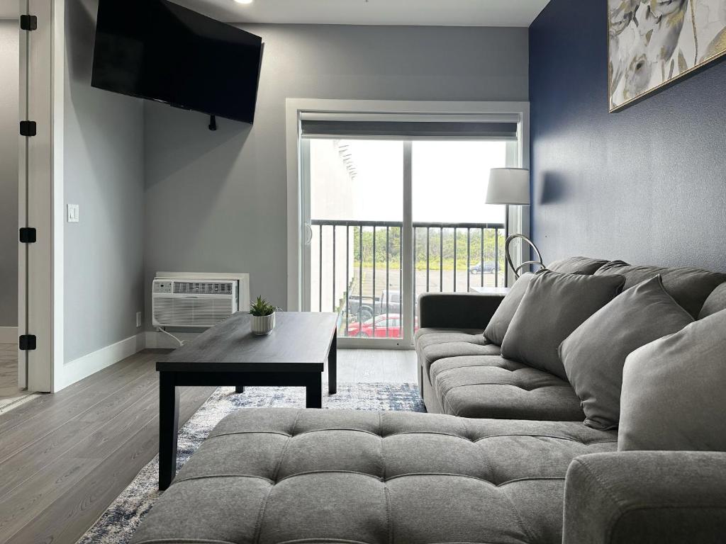 BayVue Hotel, Resort & Suites - Image 8