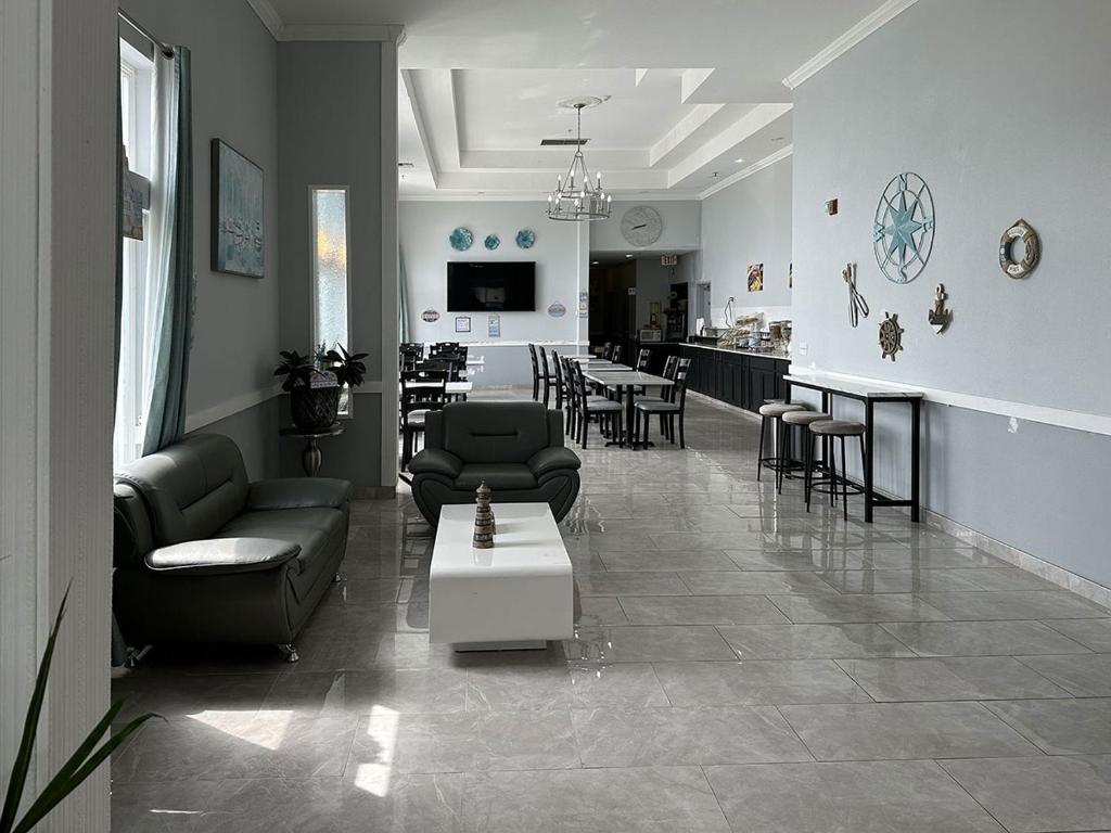 BayVue Hotel, Resort & Suites - Image 5