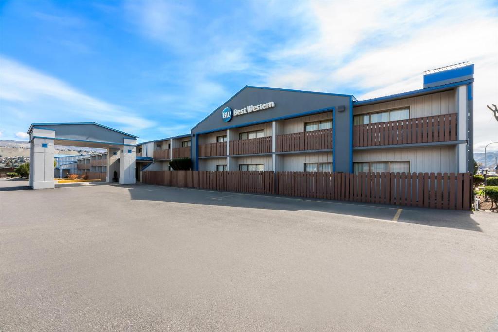 Best Western Chieftain Inn - Image 7