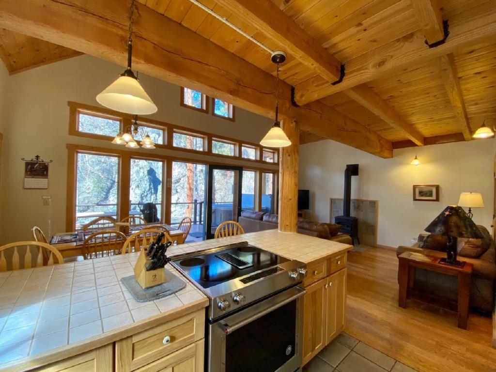 River's Edge Resort - Image 8