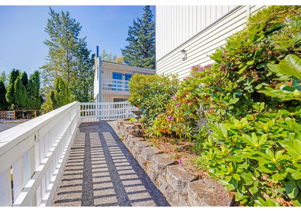 Capital O Stevenson Inn Riverside - Image 6