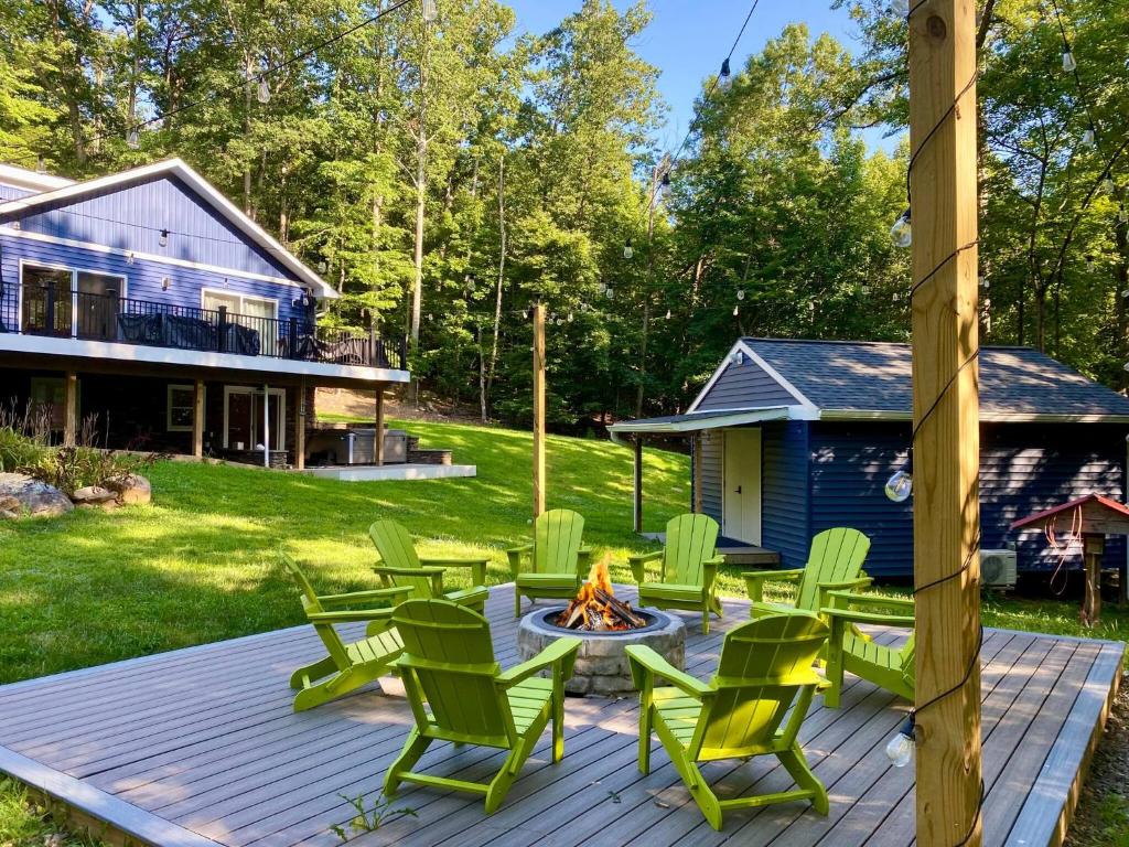 Luxury Mountain Retreat - 4 King Suites & Hot Tub - Image 5