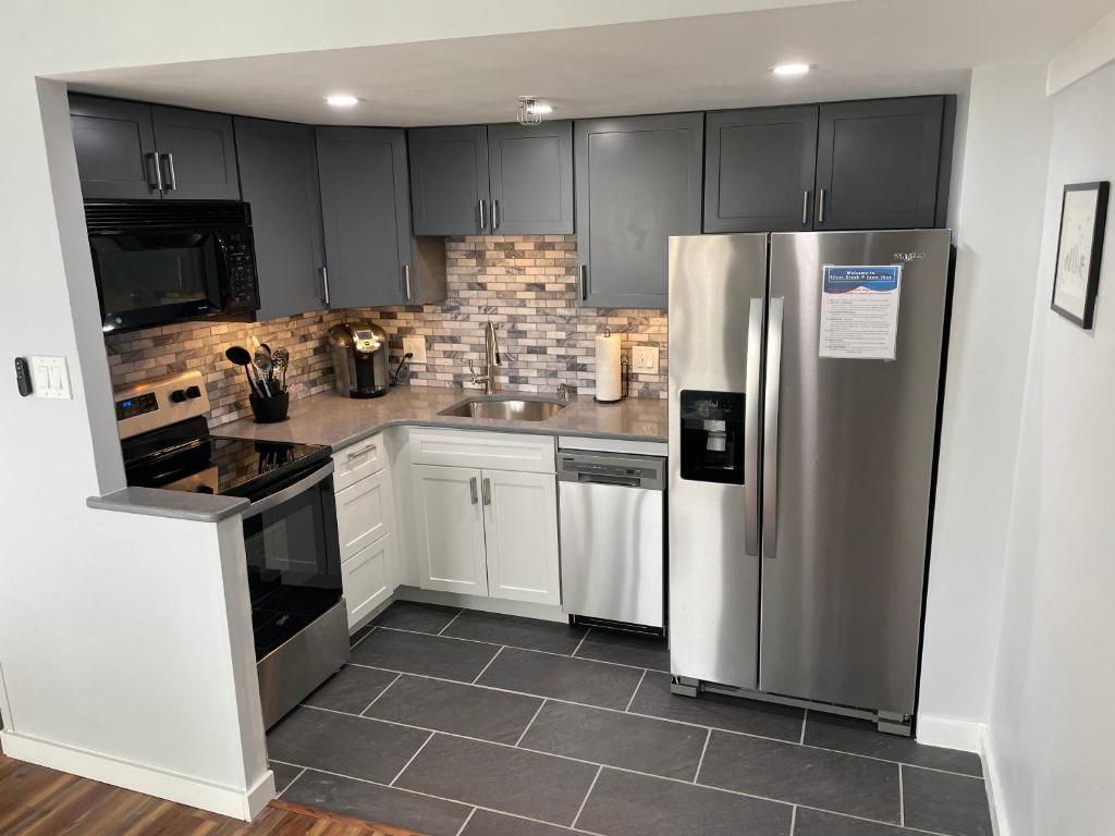 Modern Condo with Ski In & Ski Out - Silver Creek Lodge, Snowshoe - Image 5