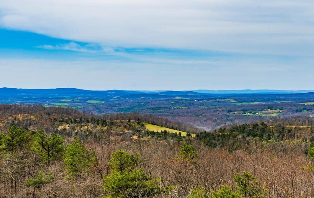 Mountaintop Views, Hot Tub, Deck, Fire Pit & WiFi - Image 5