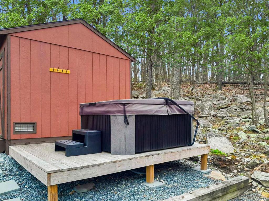 Hot Tub (Jacuzzi) - Photo 3