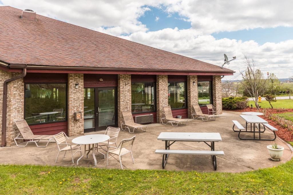 Quality Express Inn & Suites - Image 6