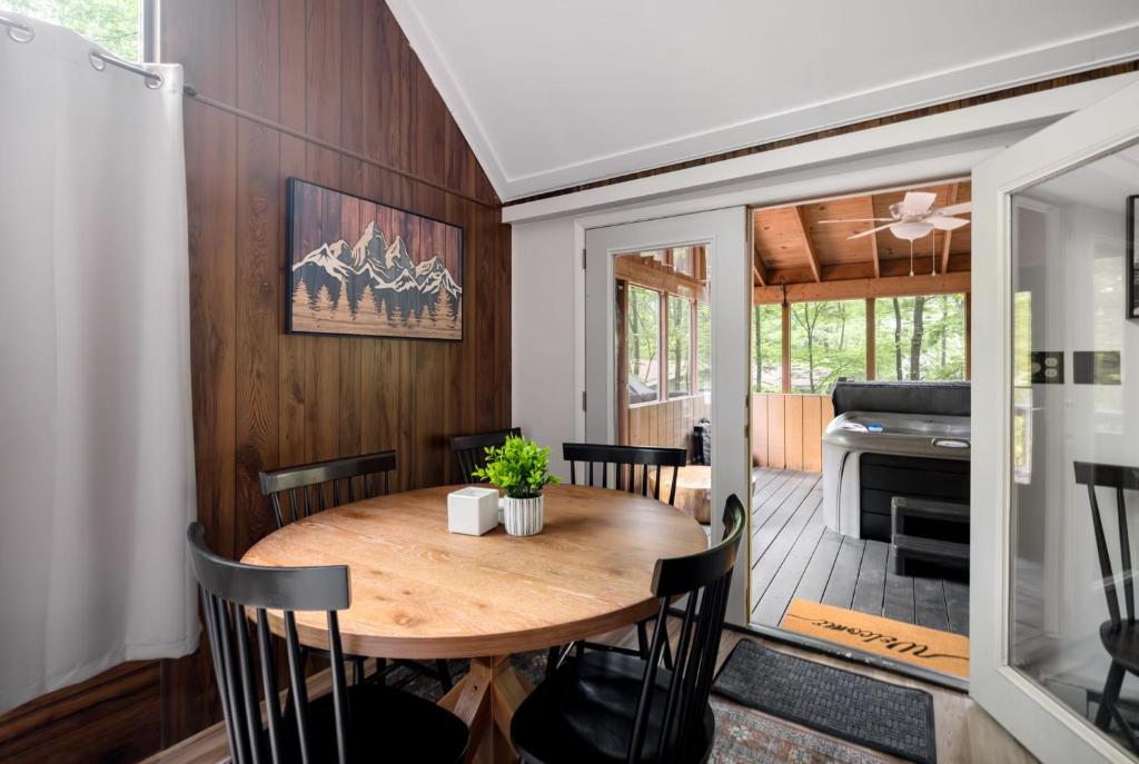 Hot Tub (Jacuzzi) - Photo 4