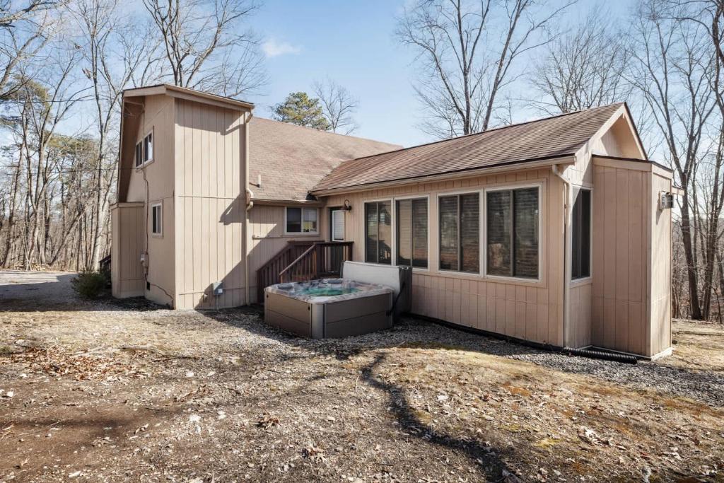 Hot Tub (Jacuzzi) - Photo 4