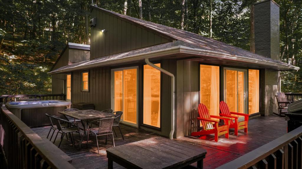 Hot Tub (Jacuzzi) - Photo 4