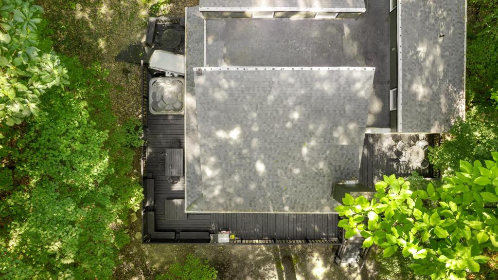 Hot Tub (Jacuzzi) - Photo 3