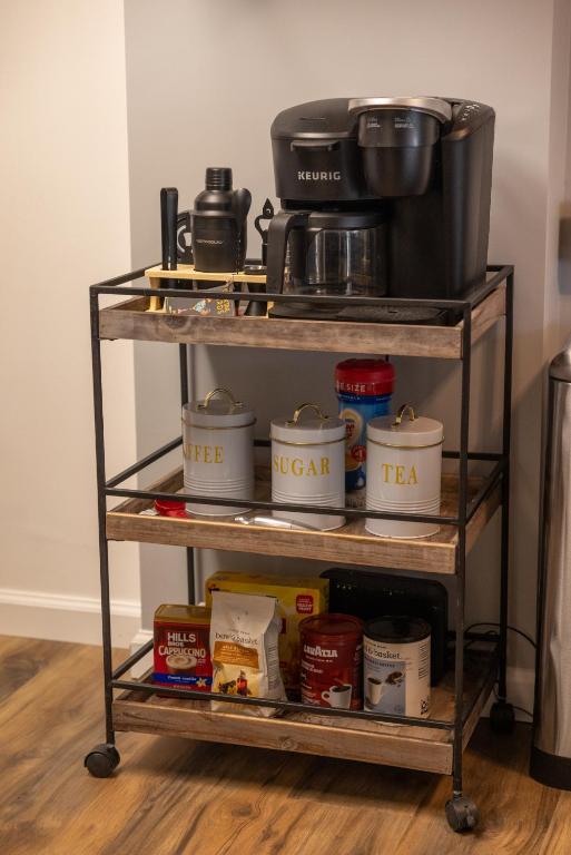 Snowshoe Ski-in & Ski-out at Silvercreek Resort - Family friendly, jacuzzi, hot tub, mountain views - Image 7