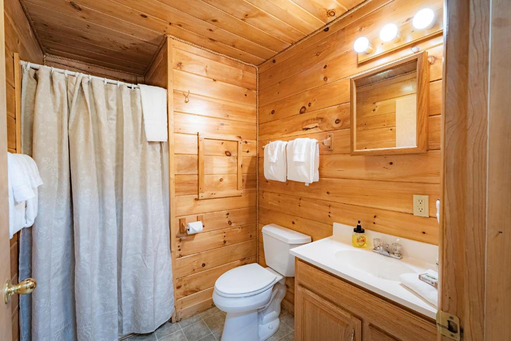 Country Road Cabins - Image 8